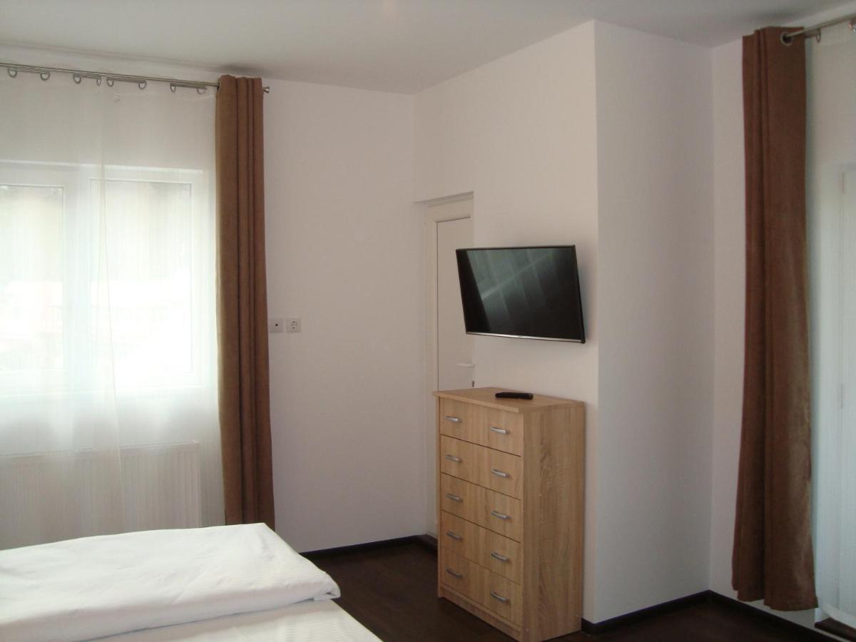Casa Cu Flori Hotel Busteni Ngoại thất bức ảnh