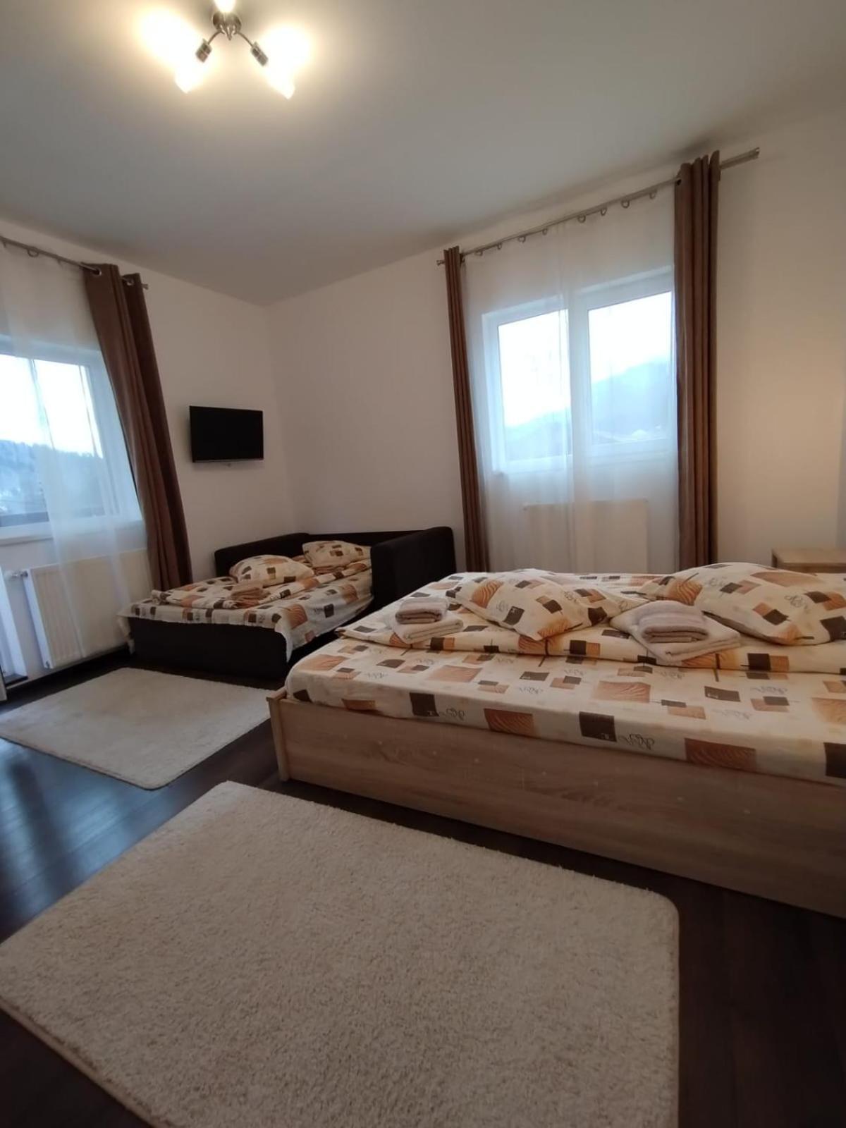 Casa Cu Flori Hotel Busteni Ngoại thất bức ảnh